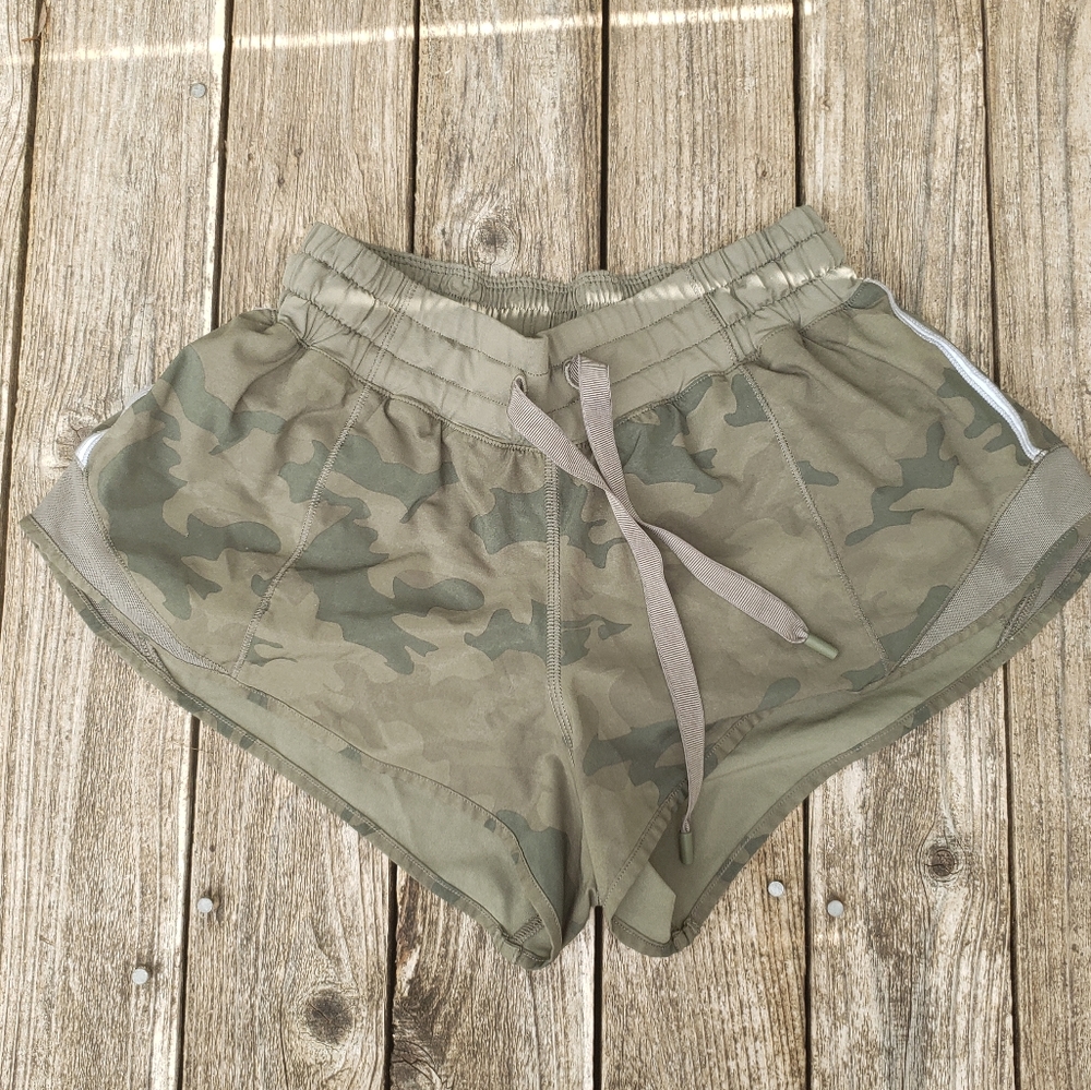 Lululemon 4 Hotty Hot Short Savasana Camo